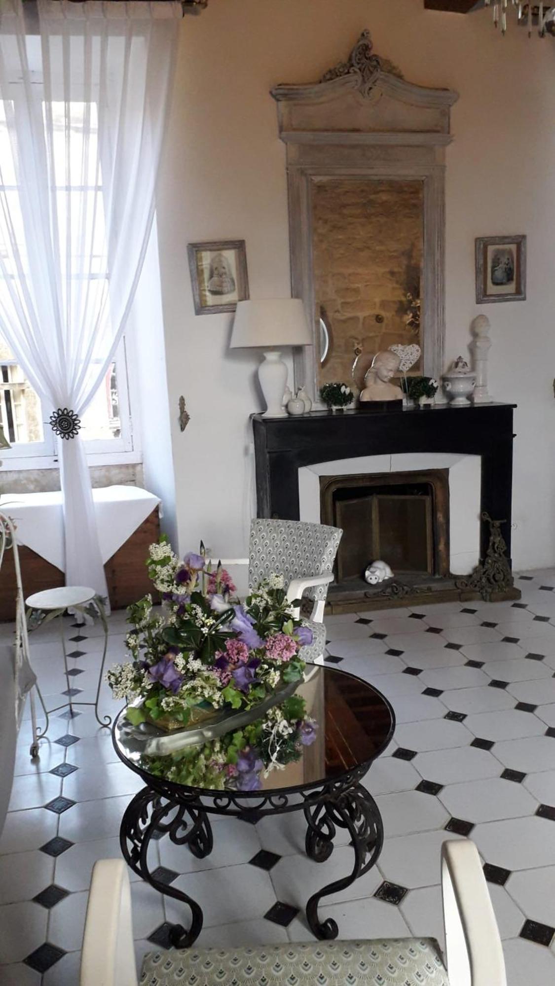 Appartement Spacieux Avec Deux Chambres Au Chateau Valence  Kültér fotó