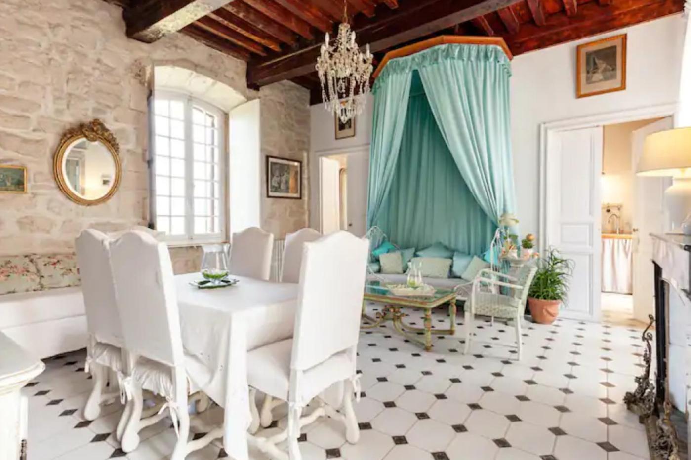 Appartement Spacieux Avec Deux Chambres Au Chateau Valence  Kültér fotó