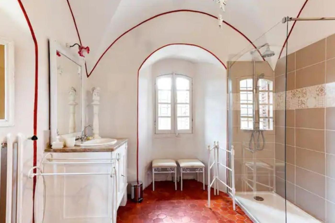 Appartement Spacieux Avec Deux Chambres Au Chateau Valence  Kültér fotó