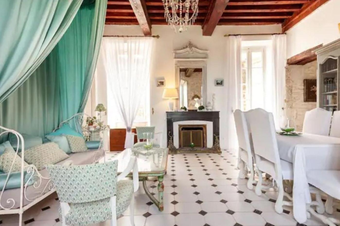 Appartement Spacieux Avec Deux Chambres Au Chateau Valence  Kültér fotó