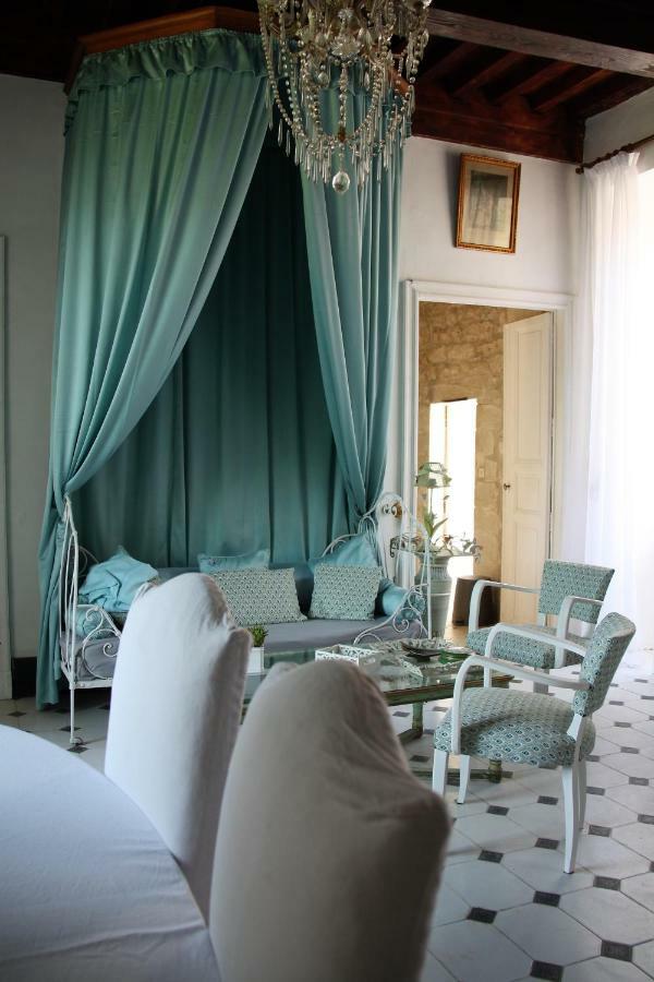 Appartement Spacieux Avec Deux Chambres Au Chateau Valence  Kültér fotó