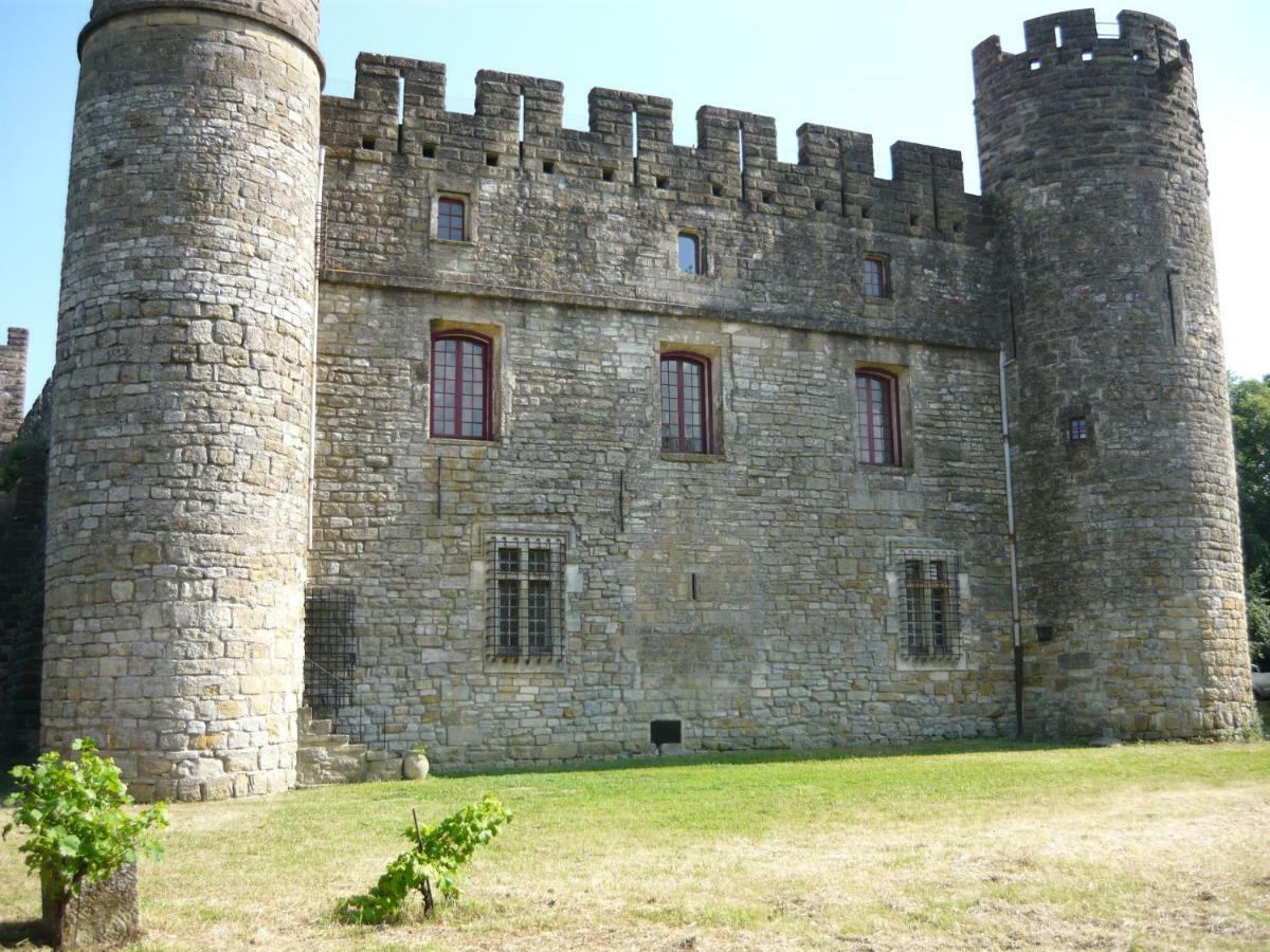 Appartement Spacieux Avec Deux Chambres Au Chateau Valence  Kültér fotó
