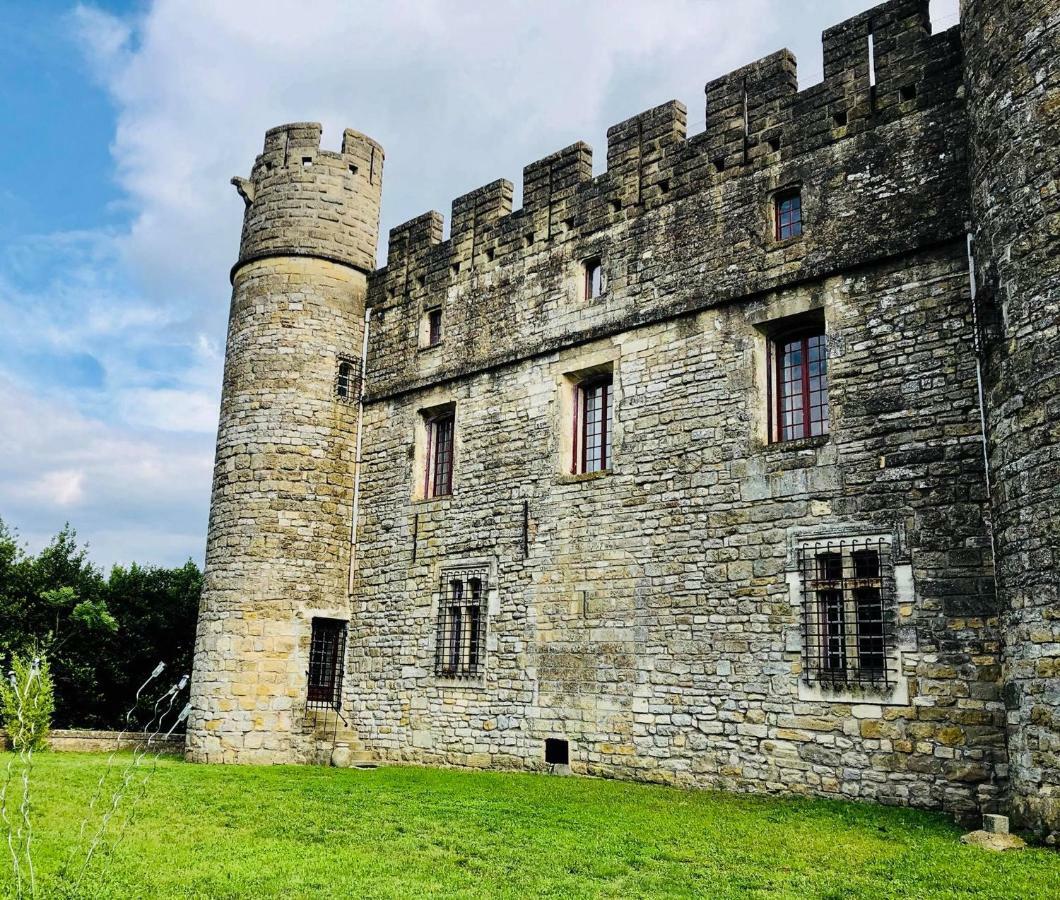 Appartement Spacieux Avec Deux Chambres Au Chateau Valence  Kültér fotó